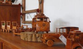 Carro de madeira para decoração